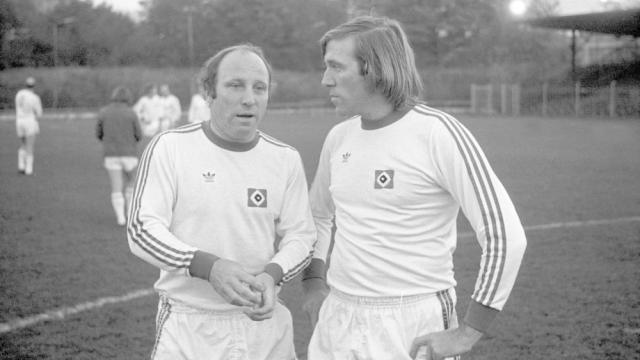 壹号-不只是汉堡！为何乌韦·席勒还有另一段俱乐部经历？